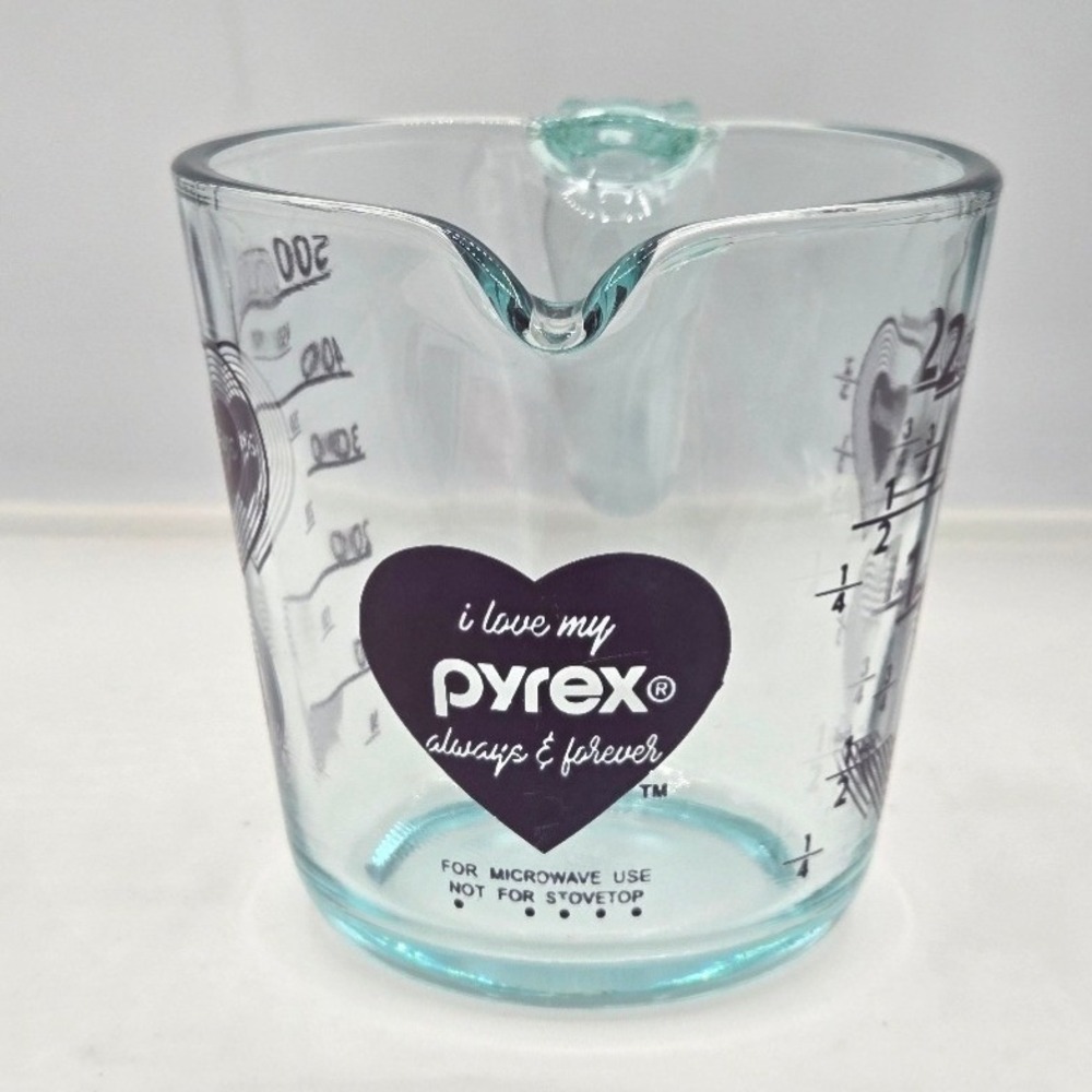 Pyrex I Love My Pyrex Always & Forever 2-Cup Measuring Cup Purple Hearts